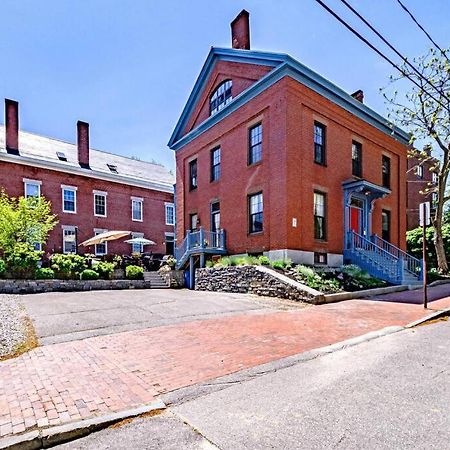 Historic Corner Apartment With Patio & Off Street Parking Portland Extérieur photo