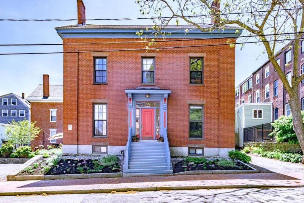 Historic Corner Apartment With Patio & Off Street Parking Portland Extérieur photo