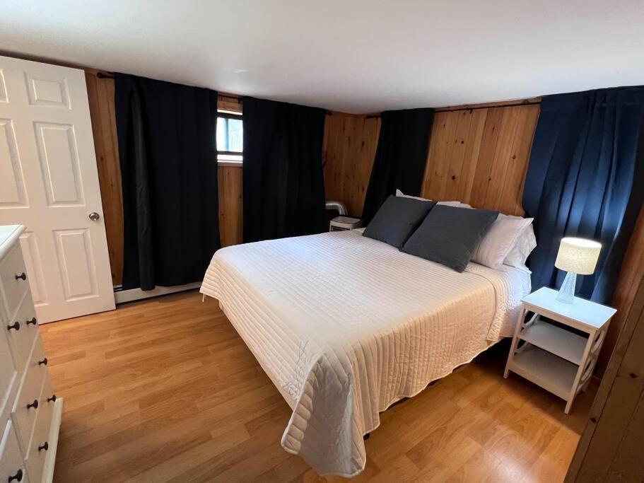 Historic Corner Apartment With Patio & Off Street Parking Portland Extérieur photo