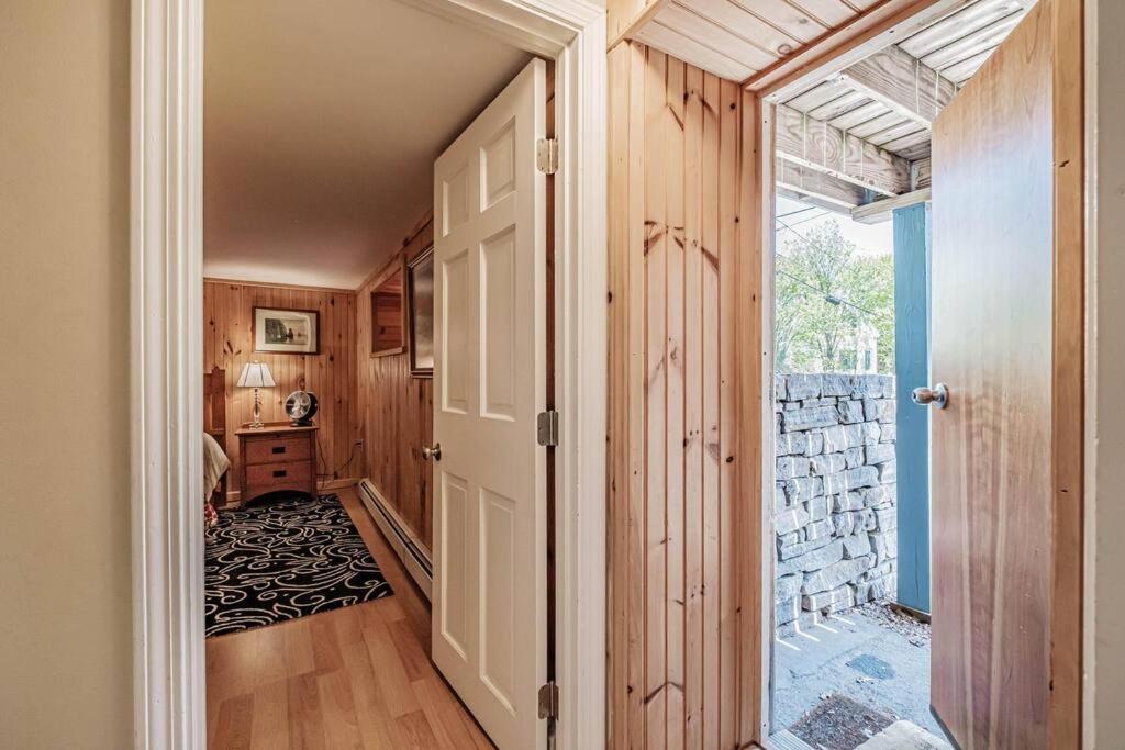 Historic Corner Apartment With Patio & Off Street Parking Portland Extérieur photo