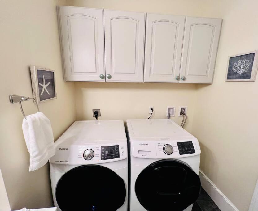 Historic Corner Apartment With Patio & Off Street Parking Portland Extérieur photo